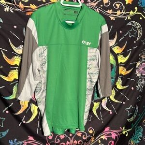Oakley Men’s cycling Jersey Gren And Grey Size Large